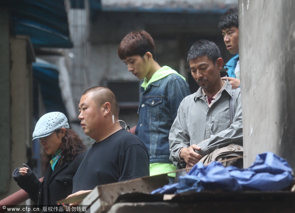刘德华《失孤》重庆拍摄 群众称＂又黑又瘦＂(图2)