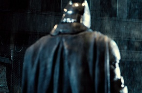 华纳《蝙蝠侠大战超人》亮相漫展 《长城》引关注