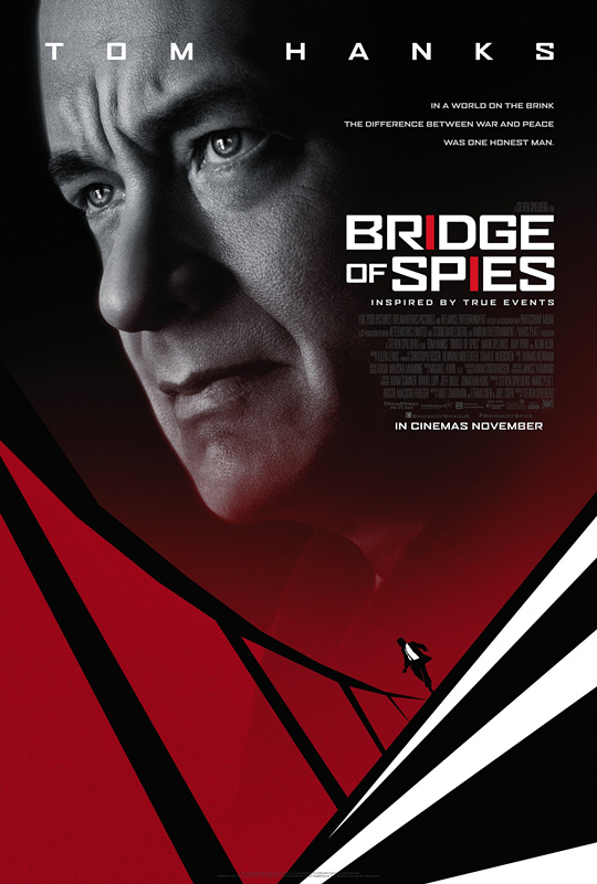 斯皮尔伯格《间谍之桥》新海报 汉克斯眉头紧锁(图1)