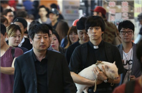 《黑祭司们》《局内人》连破票房纪录 韩国犯罪片11月淡季大爆发