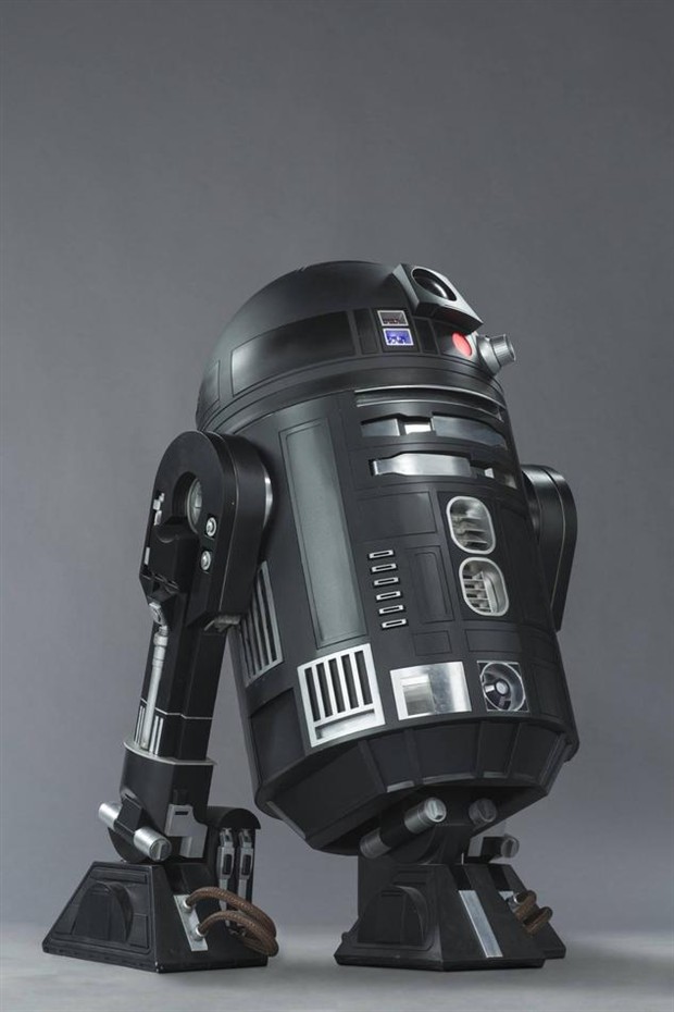 《侠盗一号》曝新机器人形象 帝国新款维修机器人C2-B5造型类似R2-D2(图1)