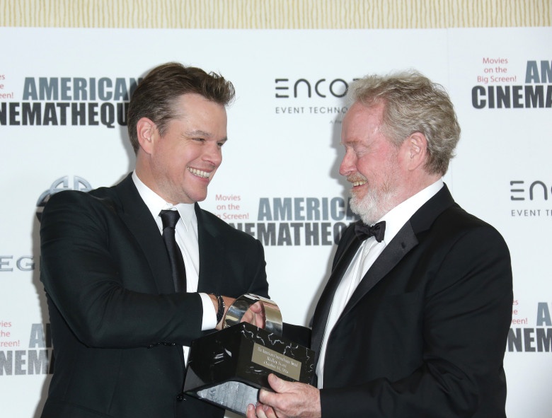 雷德利·斯科特获美国电影艺术奖 马特·达蒙为其颁奖(图2)