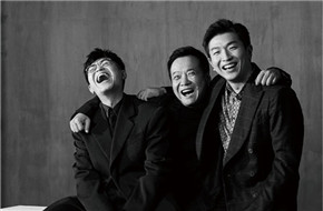 宁浩&大鹏为《受益人》拍黑白风写真 三个男人一台戏！